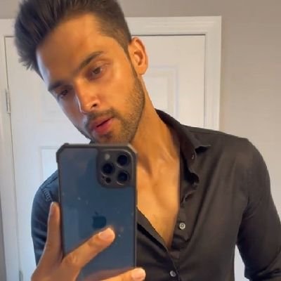 parthsjoy's profile picture. Parth's fangirl