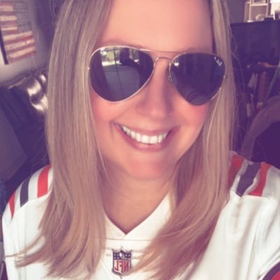 AlmondOrchids's profile picture. 𝑺𝒐𝑪𝒂𝒍 𝒈𝒊𝒓𝒍 𝒔𝒕𝒖𝒄𝒌 𝒊𝒏 𝒕𝒉𝒆 𝒎𝒊𝒅𝒘𝒆𝒔𝒕 ☀️🏖️ 𝑵𝒂𝒗𝒚 𝒗𝒆𝒕 ⚓️ 𝑽𝒐𝒍𝒍𝒆𝒚𝒃𝒂𝒍𝒍 𝑴𝒐𝒎 🏐 𝑪𝒉𝒊𝒄𝒂𝒈𝒐 𝑩𝒆𝒂𝒓𝒔 𝒇𝒂𝒏 🐻⬇️🧡💙