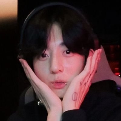 mocakosmos93's profile picture. • fan account • | 모니카 | ♏ | 93z | 아포방포 | saw Yoongi 6.11.23 🇹🇭🥢 | saw Hobi 4.12.25 🇵🇭 ☀️| 💜🔍⍤⃝🔎 ⁷ |