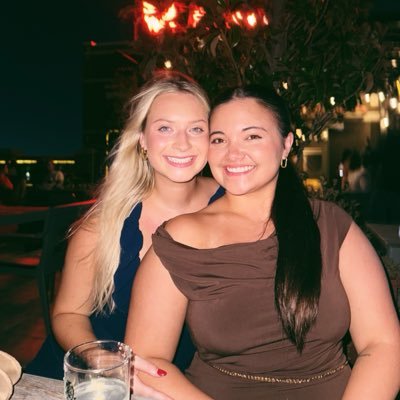 carolinehenryy's profile picture. 