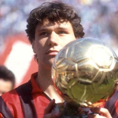 miguelmilanista's profile picture. MILAN⚽️🇮🇹 7 Champions League 🏆✨️ Van Basten. Maldini. Shevchenko.