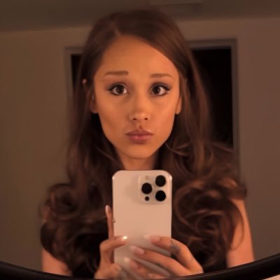 icarlytwt's profile picture. 🫧and goodness knows🫧