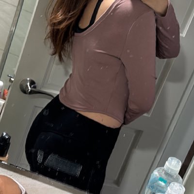 LaurelVonr14822's profile picture. 我是小嗚/170公分/專業訓獸師/感覺派/私訊請禮貌 Life is drunk