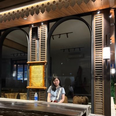 youniee1206's profile picture. 