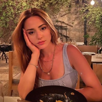 aslimevzular's profile picture. ❀