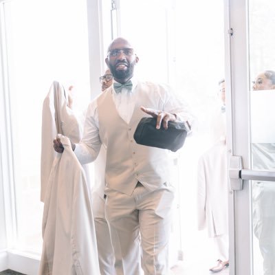 __Deeaye__'s profile picture. A wise man told me don't argue with fools,cause people from a distance can't tell who is who