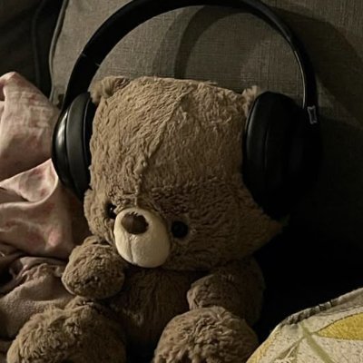 RumiZoomy's profile picture. “Lean in to kiss me in all the places where the ache is the most special.”
― Sanober Khan

25 yr old college psych student & crack at guitar || ACC for RP