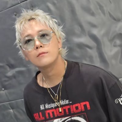 lee_hong_gi1's profile picture. 이홍기(Lee Hong-gi)는 대한민국의 가수, 배우, 방송인으로, 록 밴드 FT아일랜드의 멤버입니다.