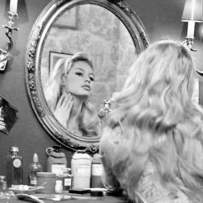 ZMF116's profile picture. من صافح كفوفي تزهر شرايينه.