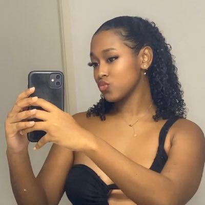 naiima_vng's profile picture. 