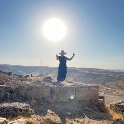 TomrisHan4's profile picture. Kanserle Dans Eden Ex Aile Hekimi (675’li), Diyaliz Hekimi, İYH,MUTLU BİR DOWN ANNESİ, Evli, Kedilere Aşık, Kitap Sever,Vicdan İnsanın İçindeki Tanrı’dır.