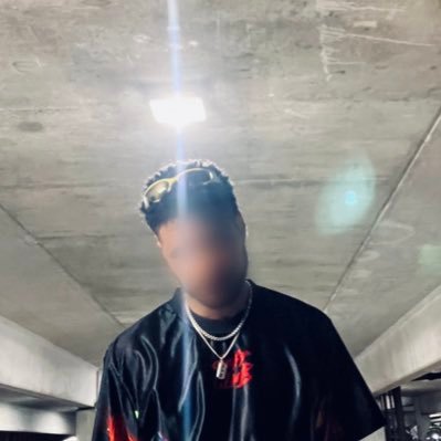 M_Cmplx's profile picture. Original acct permanently suspended 7/9/25 😎 Afro Latino 🇩🇴 Knicks Fan. Fuck the Police. Kill fascism. Stay majestic.