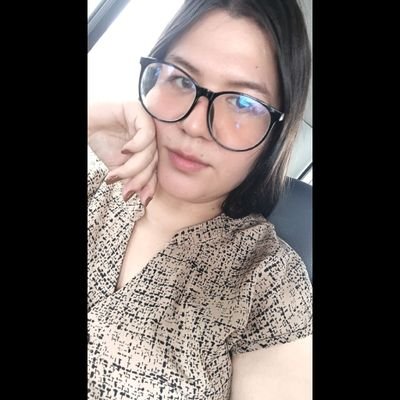 rominaaaaac's profile picture. El que se toma tuiter personal, pierde