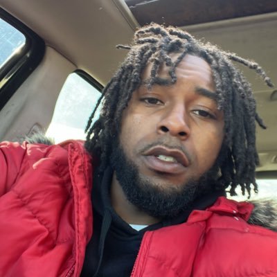playzayoulay's profile picture. You got a picasso in yo house 😠🤨