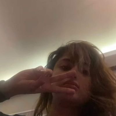 bhaarmeinjaao's profile picture. let's just pretend this is the coolest bio ever