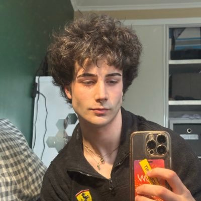 cokeforlines's profile picture. 19 | jsut my thoughts and yes it’s tatted :0