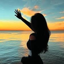 Heloisefxd's profile picture. If you don't build your dream, someone will hire you to build theirs.