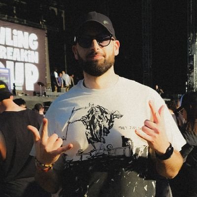 Dome_Mandara's profile picture. italian - 30 y.o. 
insta: dome.p_
⚽️ Juventus
🎵  Avenged Sevenfold #foREVer