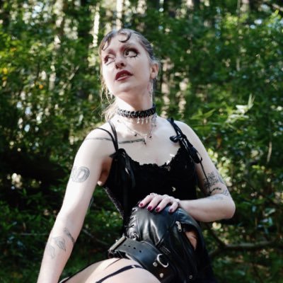 mx_shae's profile picture. 🔞 Stripper turned Pro Domme 🖤 I thrive in leadership positions👩🏻‍✈️