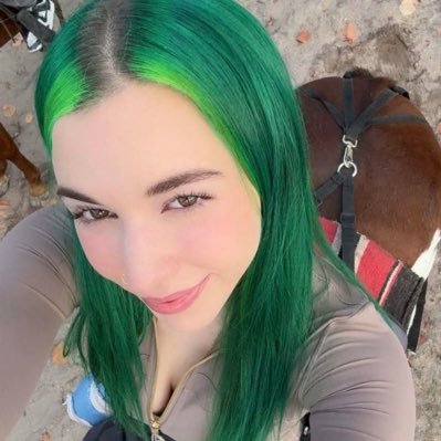 grantmia459's profile picture. 