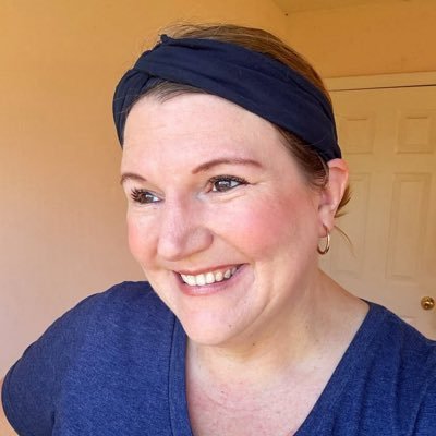 VickyPufe's profile picture. Interior & Exterior Decorator