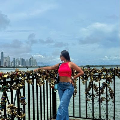 rojashv21's profile picture. 