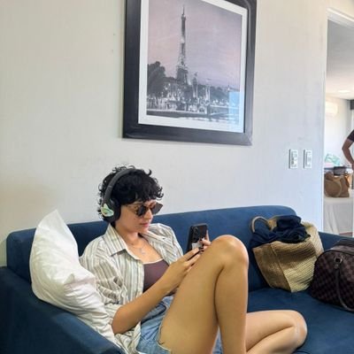 ye2chaos's profile picture. my pronouns are they & them bc i’m literally two fucking people