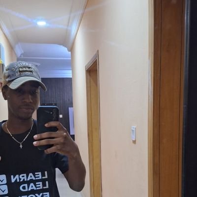 oluwafemi_Cs's profile picture. A Christian | Software developer | Philosophy enthusiast | Graduate🙂‍↔️