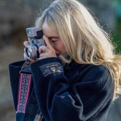 redwinecali's profile picture. ໑̣