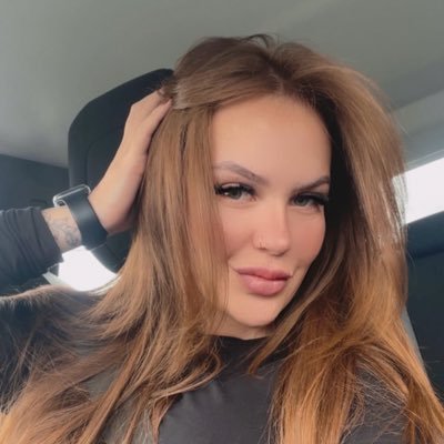 alinevuicik's profile picture. 