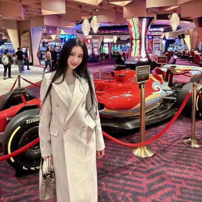 MonaLin0306's profile picture. Facing life's ups and downs, I remain confident and optimistic every day, pursuing my dreams with passion in my little corner of the beauty salon.