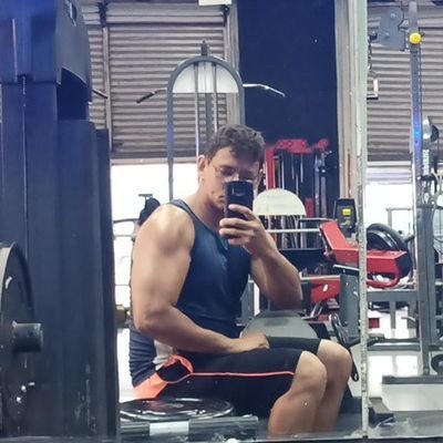 WallaceFrank11's profile picture. somos fascinados por artes comédia e academia