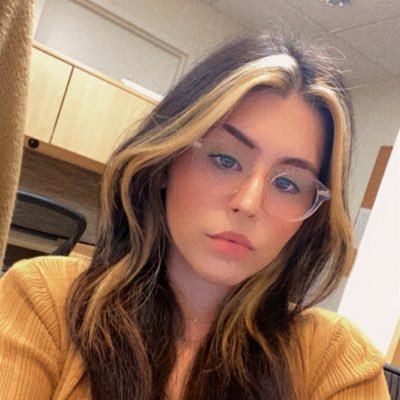 notlasagnarey's profile picture. World class violinist | Yale alumna | Smoked weed with Tara Reid once