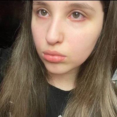 real_esya's profile picture. 