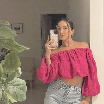 AngelinaM83422's profile picture. 