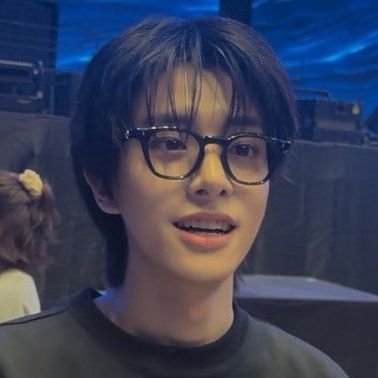 hongpoeta's profile picture. (💫) #GOT7 N #NCT: you're my safe haven, my little corner of peace and my refuge; take care of yourself as you would take care of me