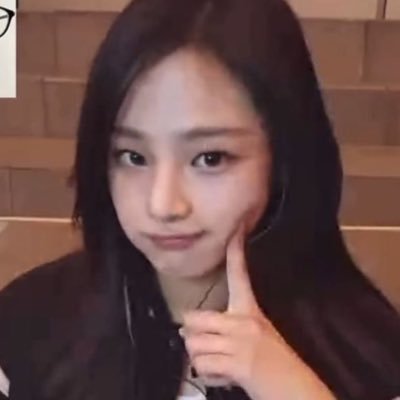 livoomf's profile picture. Head livjeans oomf