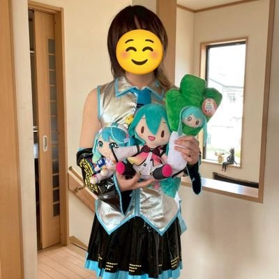 Oniko1112's profile picture. ミク廃は皆友達。
リトリン=https://t.co/hdDON9kGvB
タメ口️⭕️
18⬇
女の子になりたい

しらゆきこびと隊❄️
 避難垢=@Onikosb3939