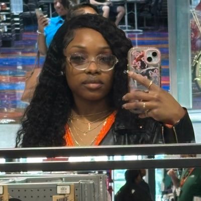 _strangeAng's profile picture. Valar Morghulis 🗡️