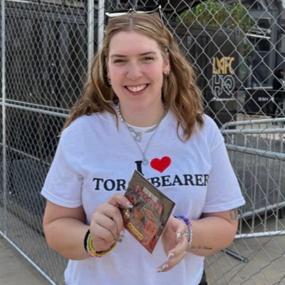 thetrchbearer's profile picture. + fierce josh dun protector | no season lasts forever ~|• 🏁 LN4 • OP81 • AA23 • CS55 •