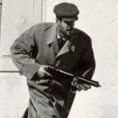 JacobinLenin's profile picture. Yılmadan, yorulmadan 68'lerden beri süren bir devrimci kavganın neferiyim!
@fkfresmi