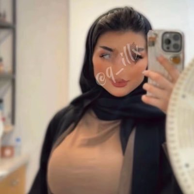 q__illx's profile picture. " ونفسِي لغير الله مَا أعلق رجاهَا ".