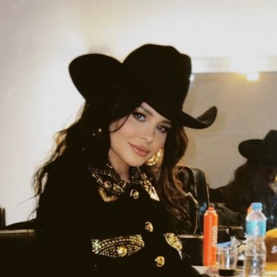 iguaisdacarla's profile picture. https://t.co/tinlmIJIym