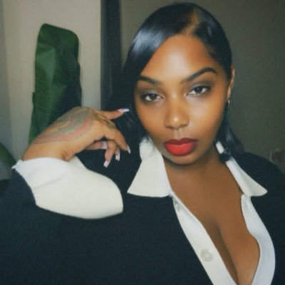 LuvLi_e's profile picture. 