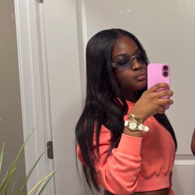 theegrlcj's profile picture. 