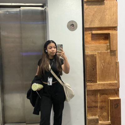 _shniaxx's profile picture. 𓂀ᯓ  ✈︎