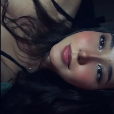 oflauraabreu's profile picture. ☭ | sp