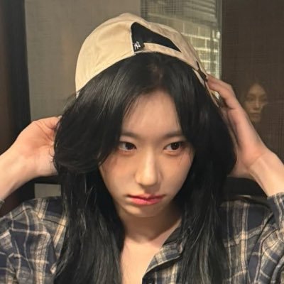 linos2min's profile picture. i am married to lee minho and kim seungmin and they are married to each other