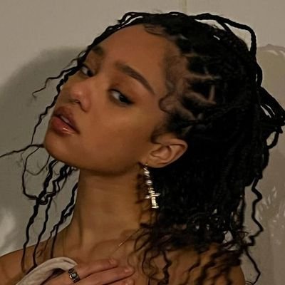 Anapoetryy's profile picture. 