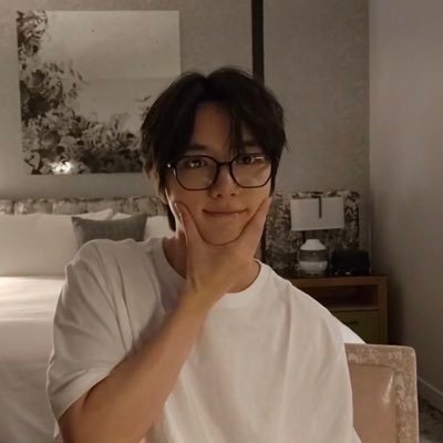 nevahlnd's profile picture. forever and always, @TXT_members ✿ • 10.28.2022